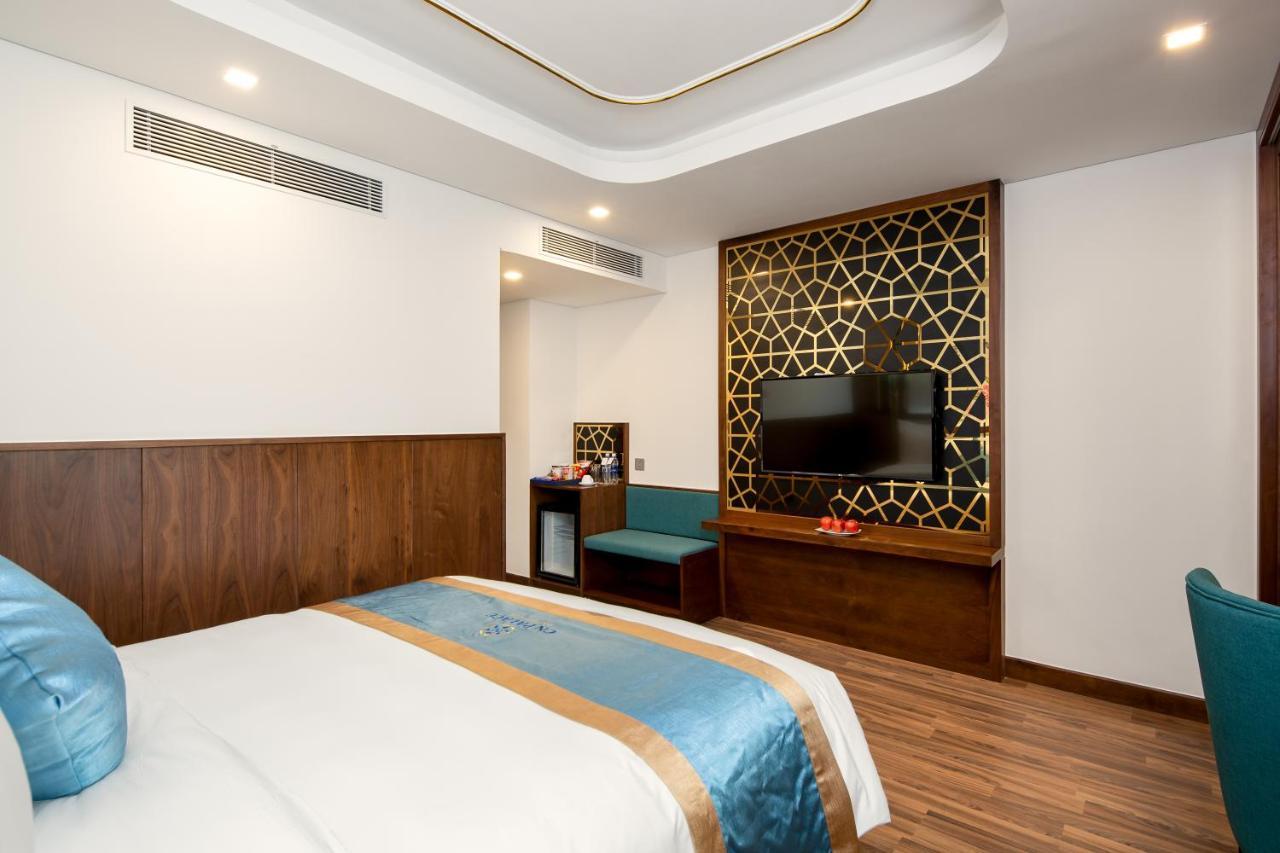 דה נאנג Cn Palace Boutique Hotel & Spa מראה חיצוני תמונה